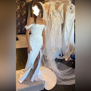 Never worn- Ivory white cathedral pearl veil